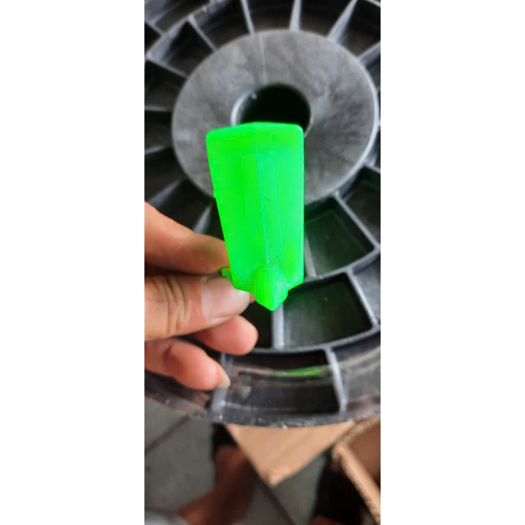Combo 20 tắc kê đất[mỏ neo cây] dùng neo cây hoặc neo giàn leo không ngả nghiêng mùa mưa gió.