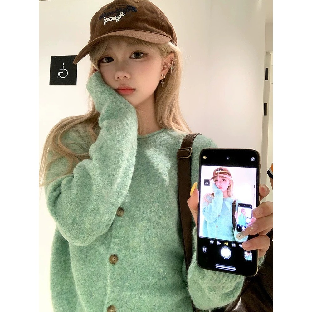 Áo khoác len cardigan màu xanh trơn cổ tròn dáng vừa cơ bản CDG005 - Tiktik