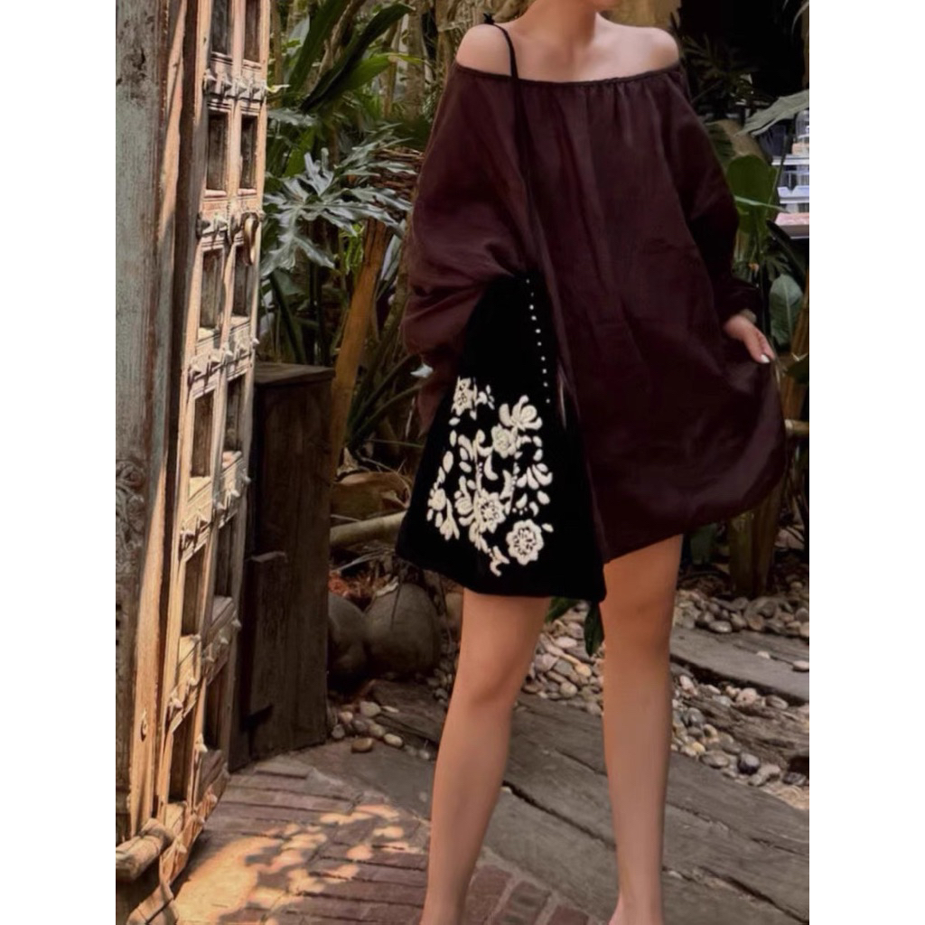𝗗𝗲𝗻𝗶  - Áo Linen trễ vai dáng dấu quần tay phồng BEELY