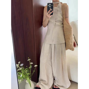 𝗬𝗲𝗻 𝗦𝗲𝘁 - Set Linen cổ yếm+ quần xuông BEELY