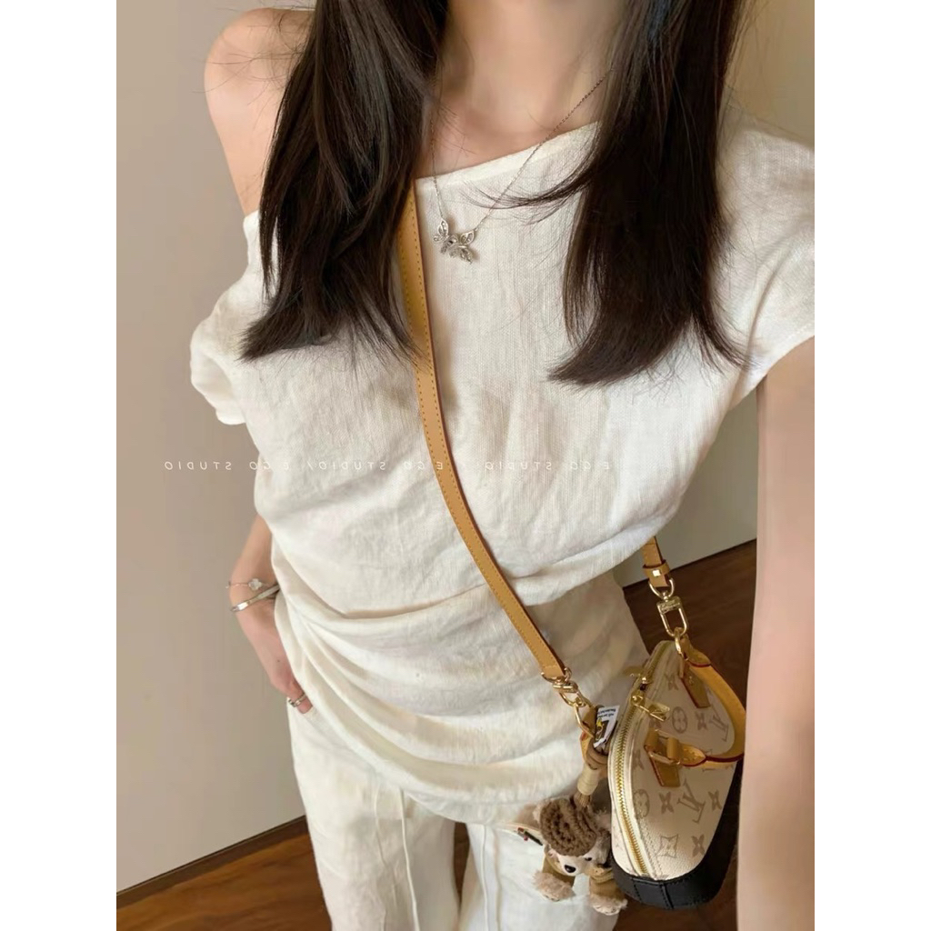 𝗙𝗶𝗻𝗻- Áo Linen lệch vai nhún eo BEELY