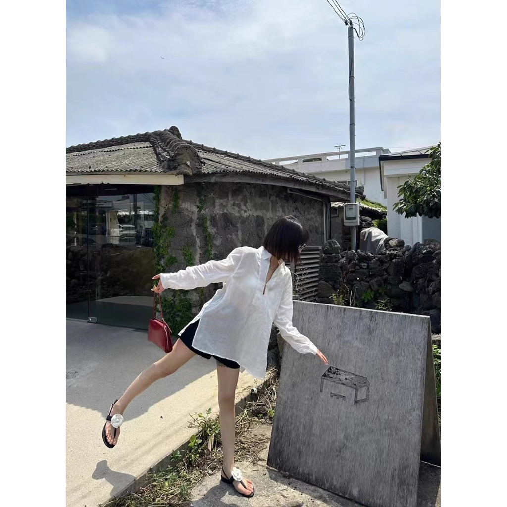 𝗠𝗶𝘀𝘀𝗮- Áo sơ mi Linen tưng cổ V BEELY