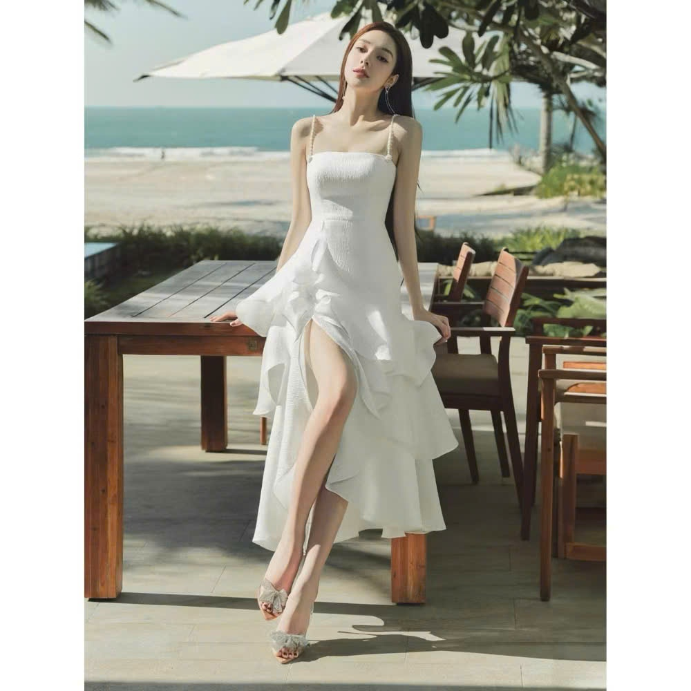 Đầm Maxi 2 Dây Trắng Bèo Đính Ngọc – Thướt Tha, Dịu Dàng, Tỏa Sáng Như Nữ Thần Biển
