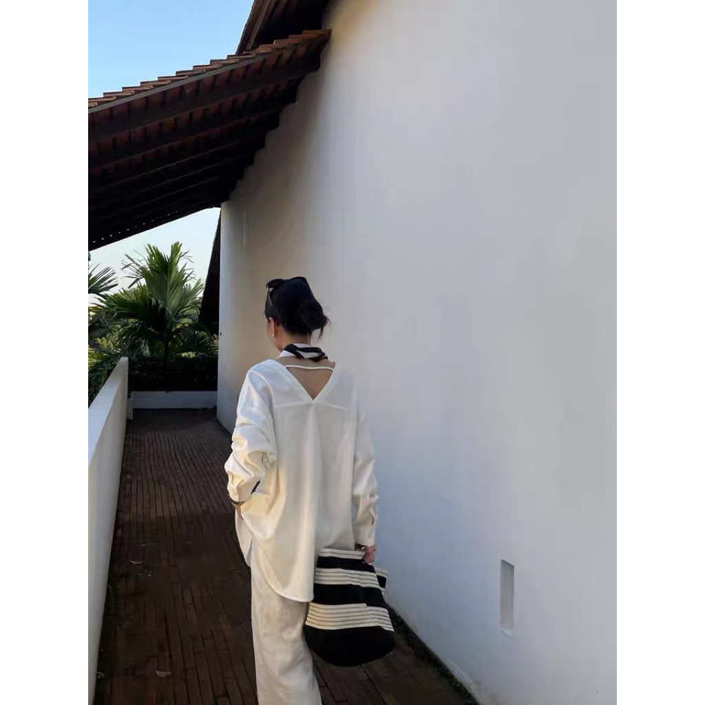 𝗩𝗶𝗮𝗻 - Áo sơ mi linen cổ V vạt bầu BEELY
