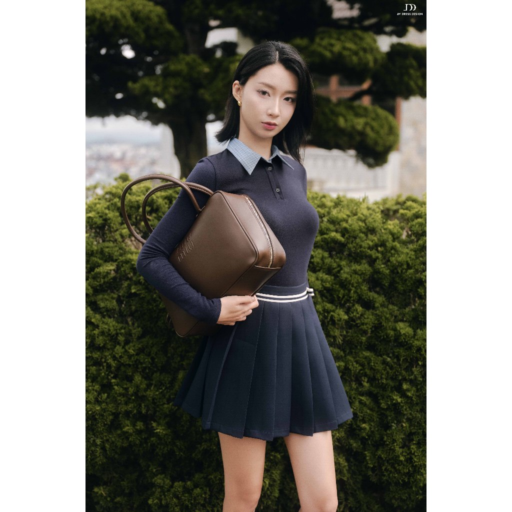 Áo Dáng Ôm Cổ Đức Vải Phối 2T40.2508W. Áo Polo Dáng Ôm Nữ Preppy, Áo Sơ Mi Polo Công Sở Nữ Form Slim-Fit Thiết Kế Bởi JM