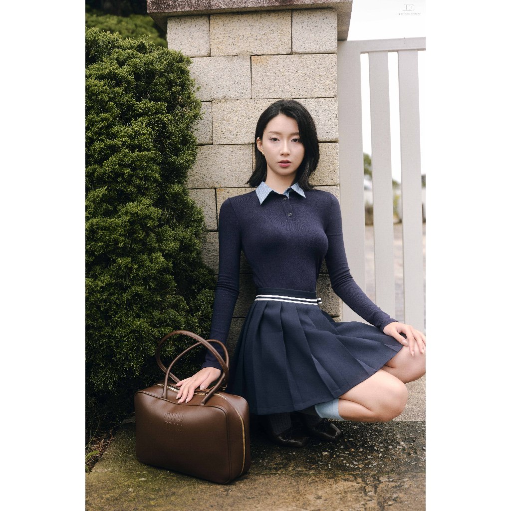 Áo Dáng Ôm Cổ Đức Vải Phối 2T40.2508W. Áo Polo Dáng Ôm Nữ Preppy, Áo Sơ Mi Polo Công Sở Nữ Form Slim-Fit Thiết Kế Bởi JM