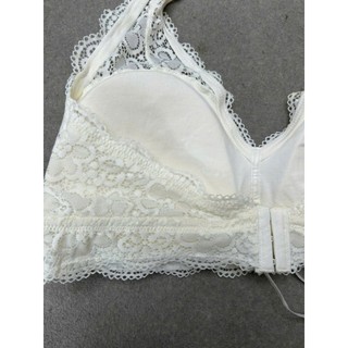(Size XL) Áo lót ren hoa trắng vải mềm mại dây choàng cổ và có khuy cài sau, không gọng có sẵn đệm ngực của hãng AERIE