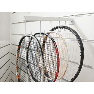Móc râu treo các loại vợt/quần áo/balo/túi xách cài rãnh màu trắng dài 35cm có 5 móc râu nhỏ
