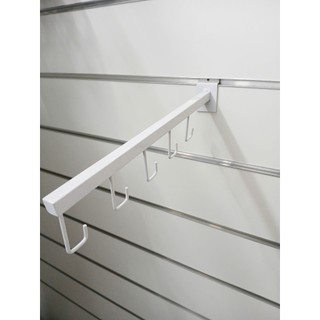 Móc râu treo các loại vợt/quần áo/balo/túi xách cài rãnh màu trắng dài 35cm có 5 móc râu nhỏ