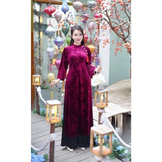 Áo dài Nhung với họa tiết in hình nhẹ nhàng trong từng đương nét.Dịu dàng trong từng bước đi