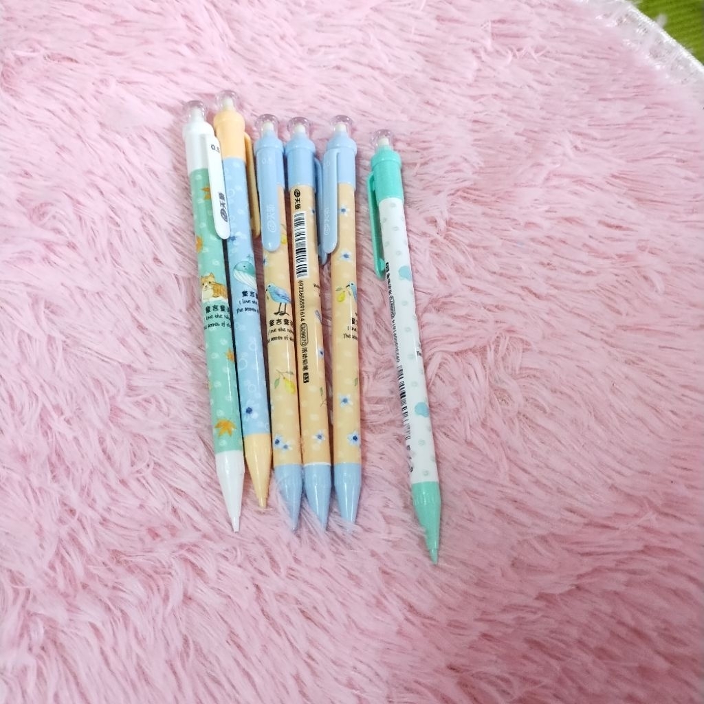 Set 1 bút chì bấm + 1 ống ruột bút chì ngòi 0.5mm
