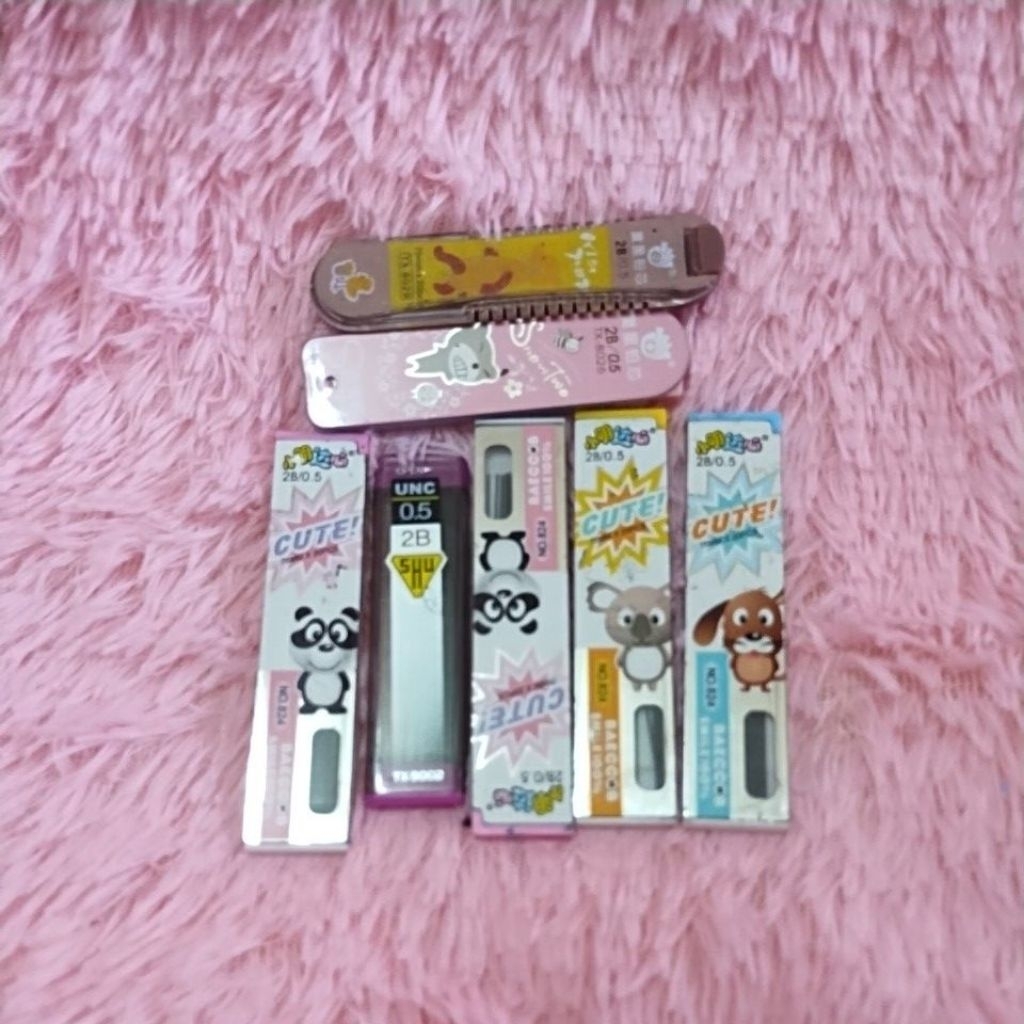 Set 1 bút chì bấm + 1 ống ruột bút chì ngòi 0.5mm