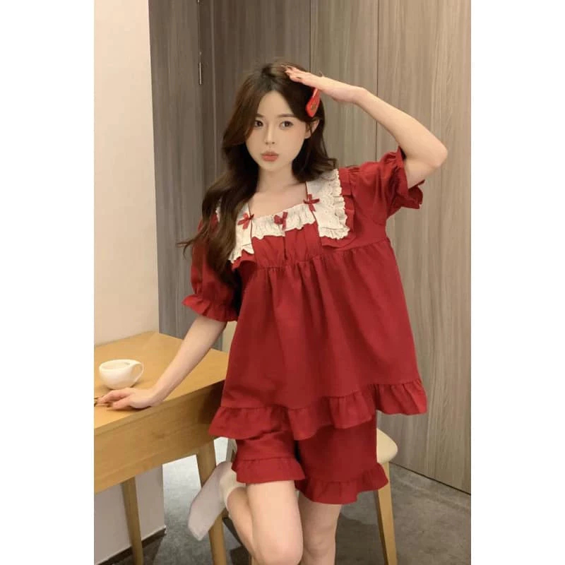 Set đồ ngủ nữ cổ vuông ren bèo nhún tay ngắn, bộ pijama nữ mặc nhà cotton mềm mại thoáng mát màu đỏ hcom25419