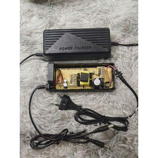 Sạc Nhanh 21v 3A sạc  nhanh Có Quạt Tản Nhiệt Loại  [5S - 18V] Makita  Các Loại  5 cell Đến 20 cell