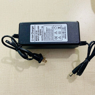 Sạc Nhanh 3a 21v,  Sạc Pin 2 cổng sạc chân tròn 5,5x2,1mm, Cho Pin15 cell 20 cell, Có Quạt Tản Nhiệt