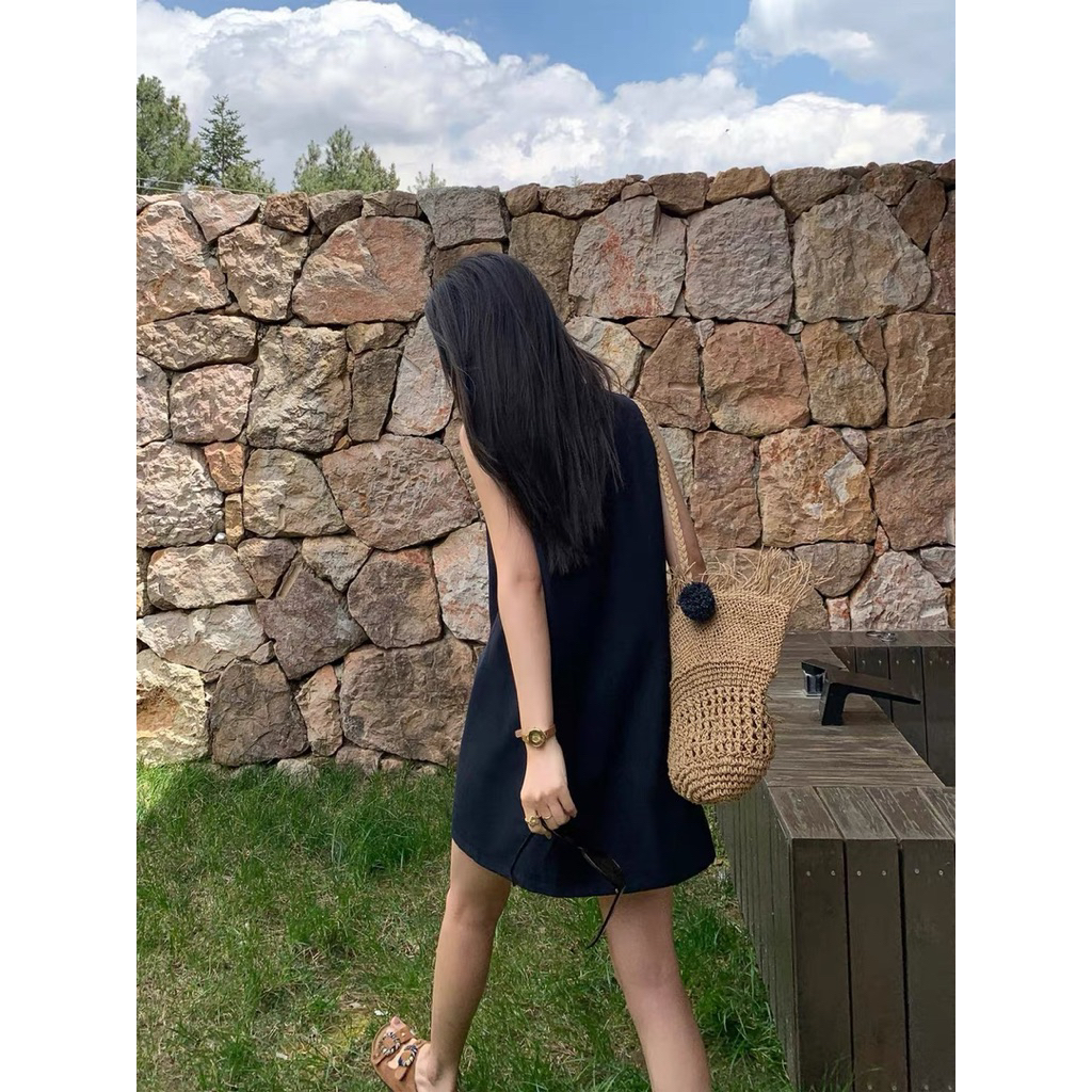 𝗗𝗶𝗻𝗲𝘀 - Đầm Linen cổ yếm nút BEELY