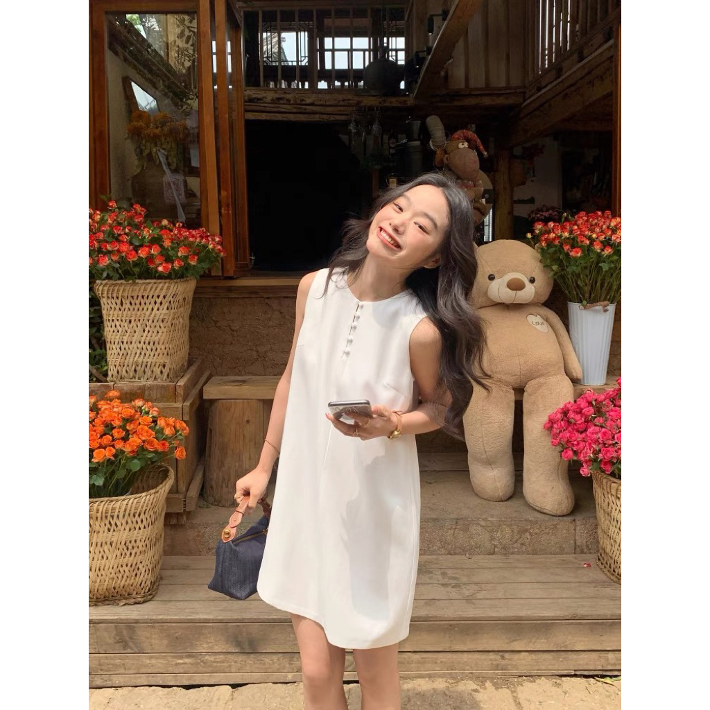 𝗗𝗶𝗻𝗲𝘀 - Đầm Linen cổ yếm nút BEELY