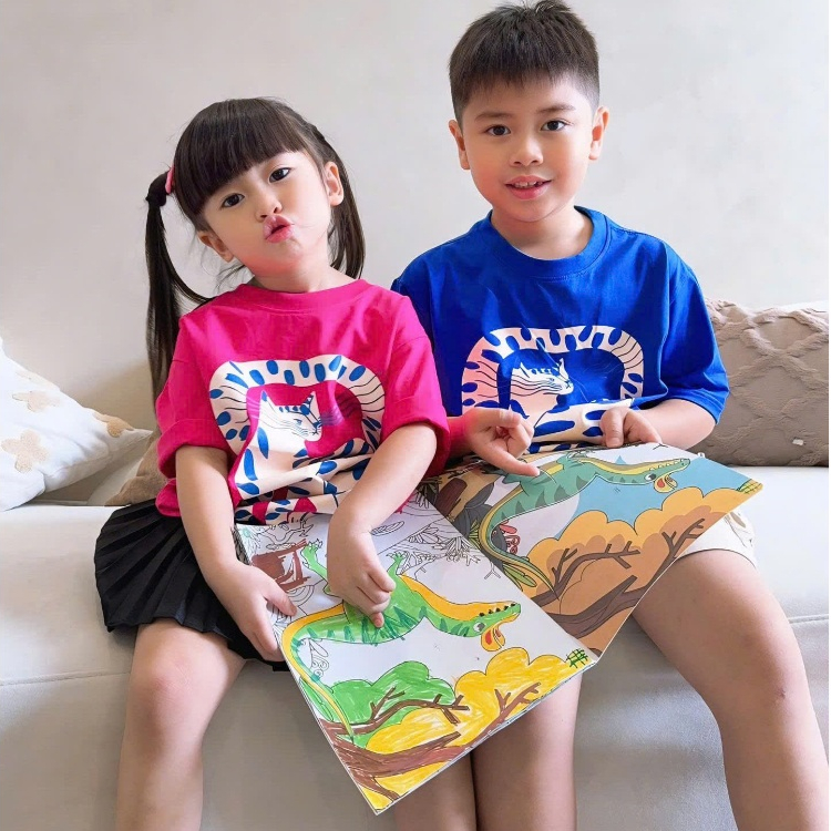 Áo Thun Trẻ Em Mirage Họa Tiết Mèo Đốm Xanh 3D Hoạt Hình Dễ Thương Chất 100% Cotton Cao Cấp.