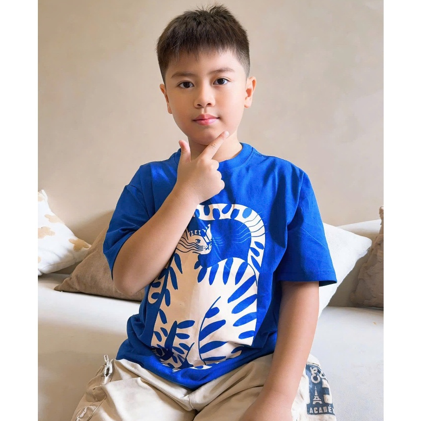 Áo Thun Trẻ Em Mirage Họa Tiết Mèo Đốm Xanh 3D Hoạt Hình Dễ Thương Chất 100% Cotton Cao Cấp.