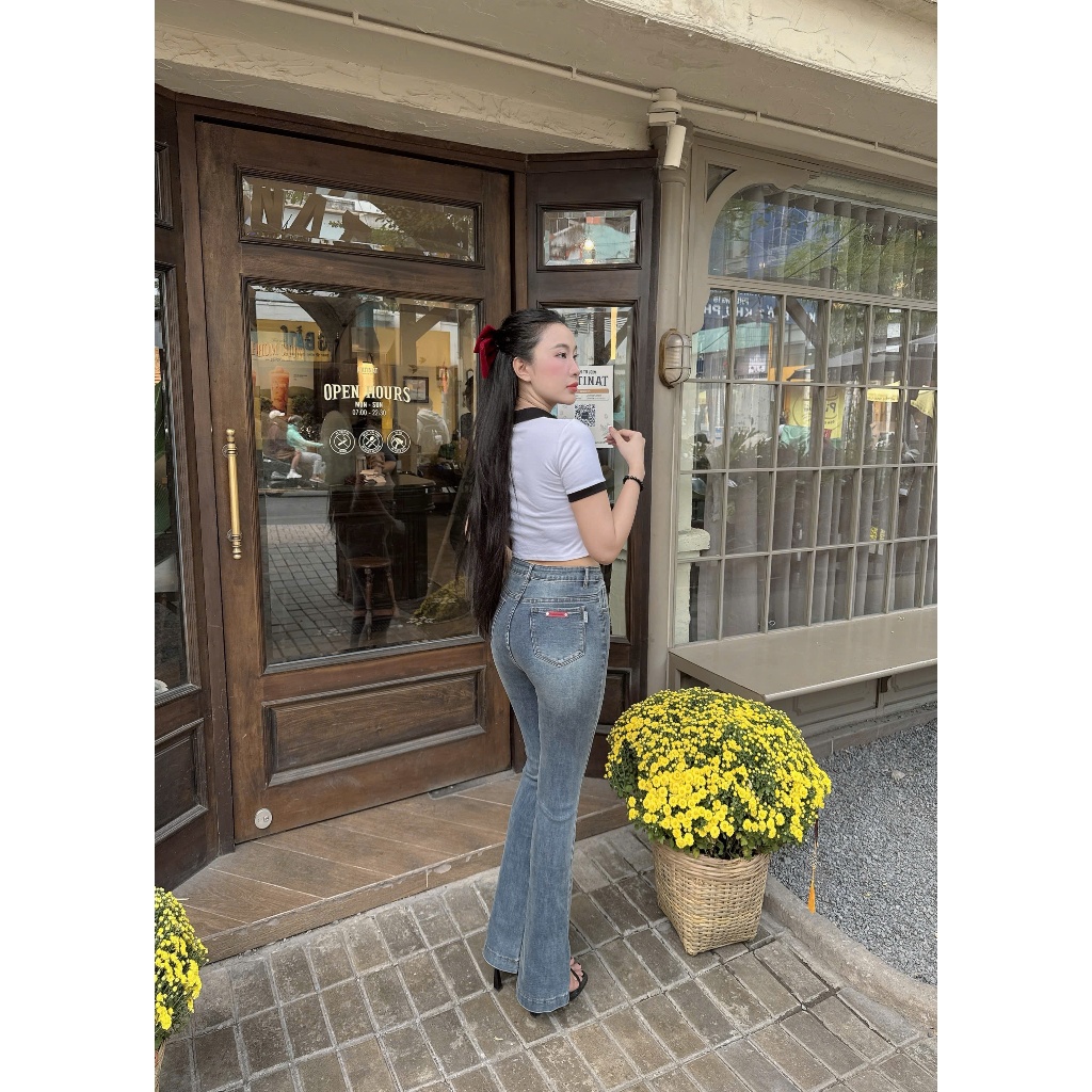 Quần Jeans Nữ, Quần Bò Nữ Ống Loe Dài Lưng Cao Thêu Đắp Chữ Đính Đá Vải Jeans Mềm Mịn Co Giãn 4 Chiều