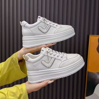 (tăng 1size)Giày thể thao nữ độn đế 7cm hàng full hộp.