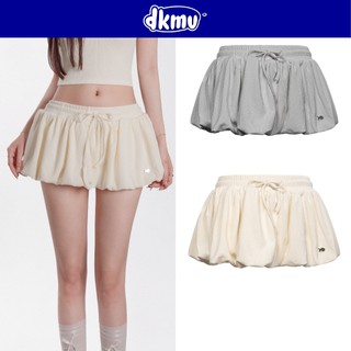 Chân váy bí ngắn lưng thun thắt dây DKVM kèm quần trong thiết kế logo inox màu kem, xám đáng yêu Gwyneth Set | K-SET7-V
