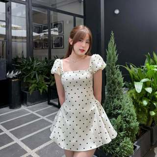 Đầm OLV chấm bi dáng ngắn tay bồng cổ vuông Ilse nhiều màu phù hợp đi chơi đi cà phê