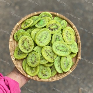 THUYTIENFOOD Kiwi Sấy Giòn – Snack Trái Cây Ăn Vặt Healthy – Giòn Tan Chua Ngọt Tự Nhiên – Túi 250gr/500gr