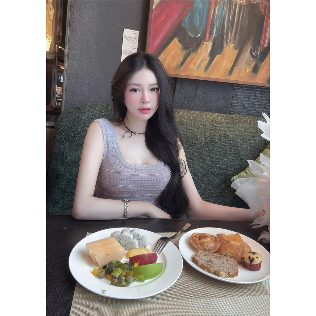 Đầm ba lỗ len xoè