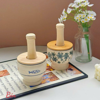 Cối giã thủ công đậm chất vintage tiện lợi cho mọi nhà trong góc bếp