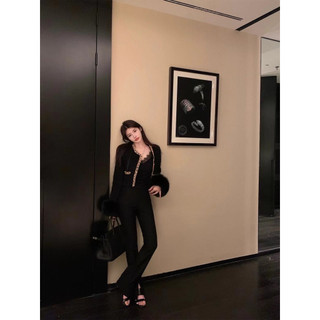 Áo khoác dạ lông nữ form croptop viền kim tuyến tay lông sang trọng