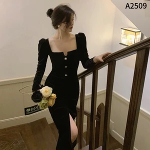 Đầm Cati Nhung Body đen khoét ngực tay bồng 3 khuy A2509