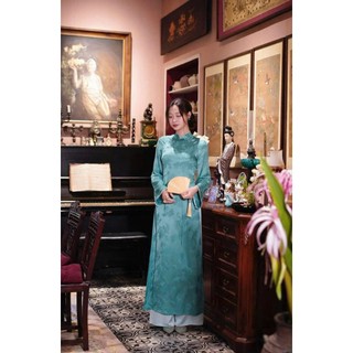 Áo dài gấm.Thanh tao – duyên dáng – đẳng cấp, chỉ có ở áo dài gấm nhà mình.