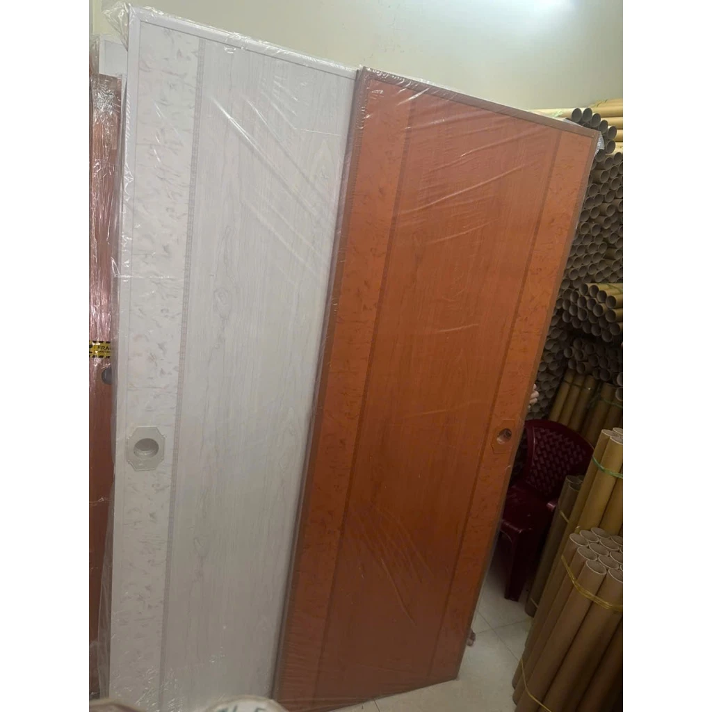Cửa nhựa 65*18 tại VLXD Bình Dân Long Xuyên