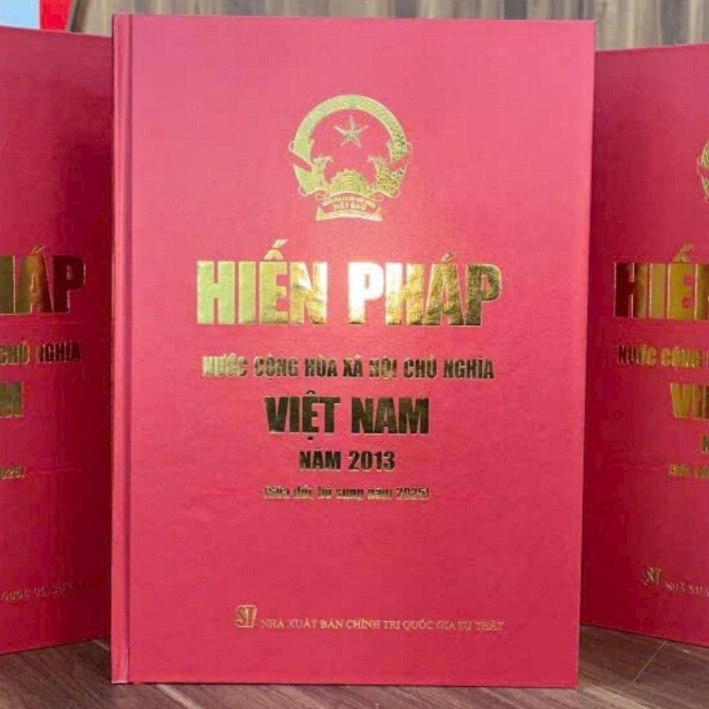 Sách - Hiến pháp (Bìa cứng) Phiên bản giới hạn