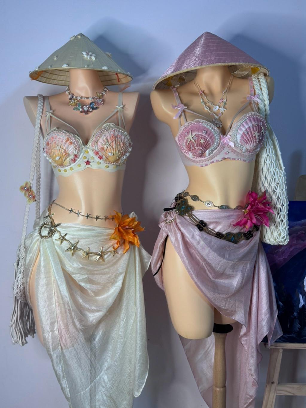 [ Ảnh thật Shop tự làm ] Bikini vàng vỏ sò phối ngọc trai. Tặng dây chuyền vỏ sò, 2 kẹp hoa bất kỳ (Chưa gồm phụ kiện)