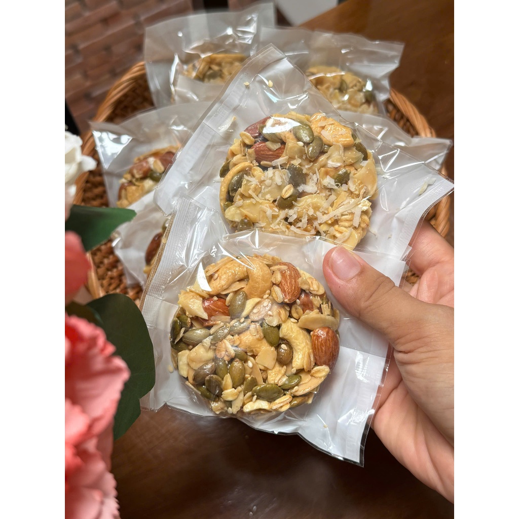 Bánh Super hạt dinh dưỡng thương hiệu KD Shop thơm giòn, ngọt thanh 400g ( 10 cái)