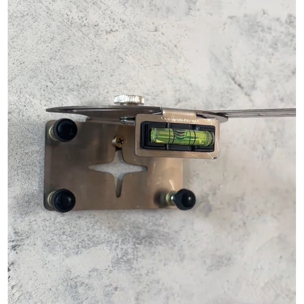 Giá đỡ xoay cho máy cân mực bắn cốt laser treo tường, có đo nước cân bằng dễ canh chỉnh