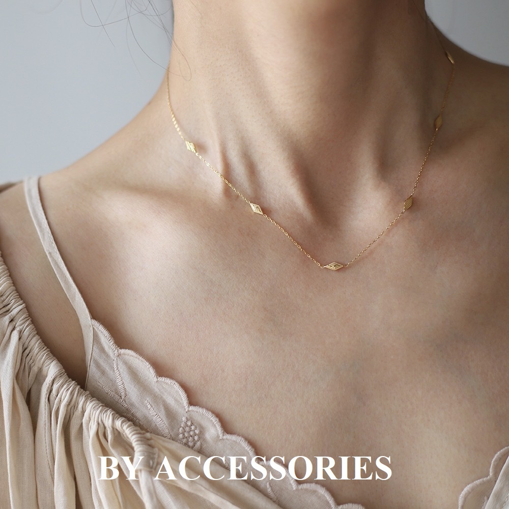 Dây chuyền nữ titan chuỗi xích mảnh phối mặt hình thoi khắc ngôi sao mạ vàng 18K không gỉ WN2535