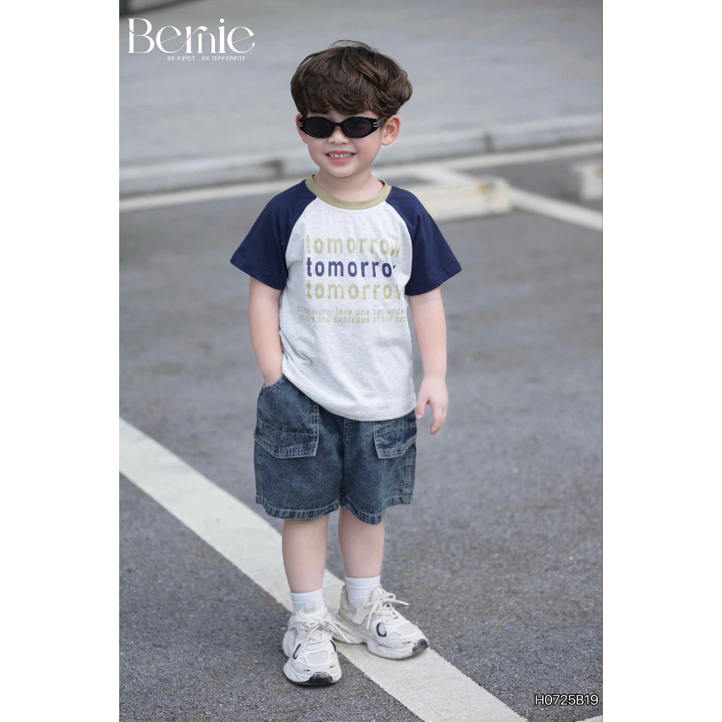 Bộ cotton in hoạ tiết chữ tomorrow phối quần jeans, set cotton cộc tay bé trai H0725b19