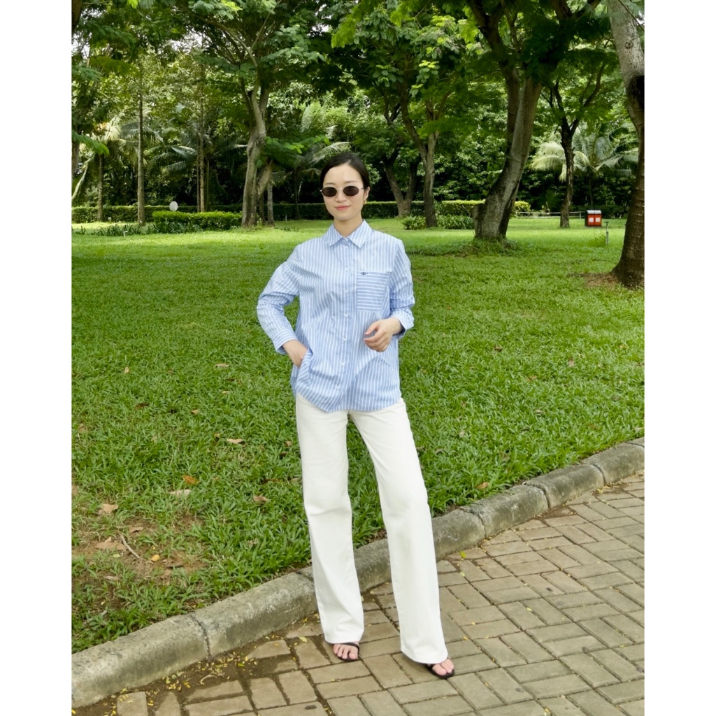 TheBlueTshirt - Áo sơ mi kẻ sọc dài tay phom rộng cho nữ - New Pocket Oversize Shirt - Women