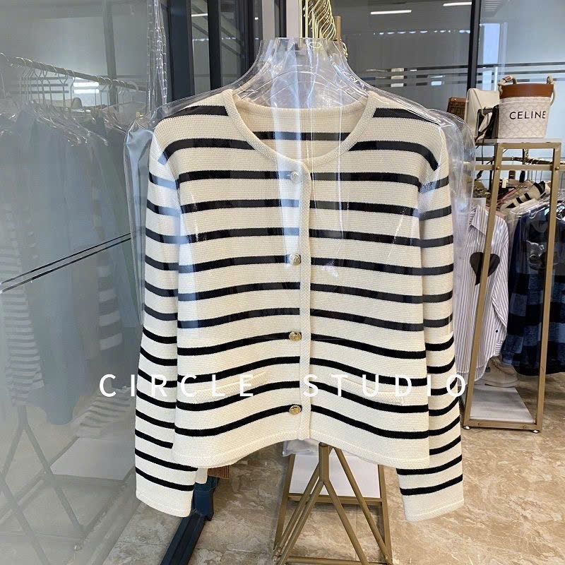 Áo khoác len Cardigan dệt kim nữ phối hoạ tiết kẻ sọc đen trắng basic hàng QCCC XIMIMI SP44