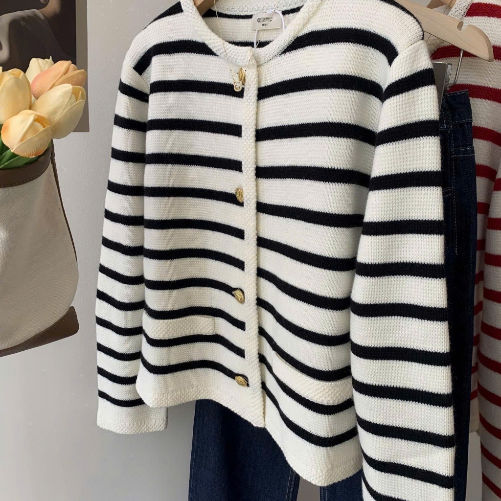 Áo khoác len Cardigan dệt kim nữ phối hoạ tiết kẻ sọc đen trắng basic hàng QCCC XIMIMI SP44