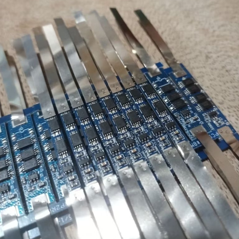 Mạch sạc và bảo vệ pin 1S 3.2V 3A, 4.5A, 6A dùng cho pin Sắt LFP hàn sẵn kẽm