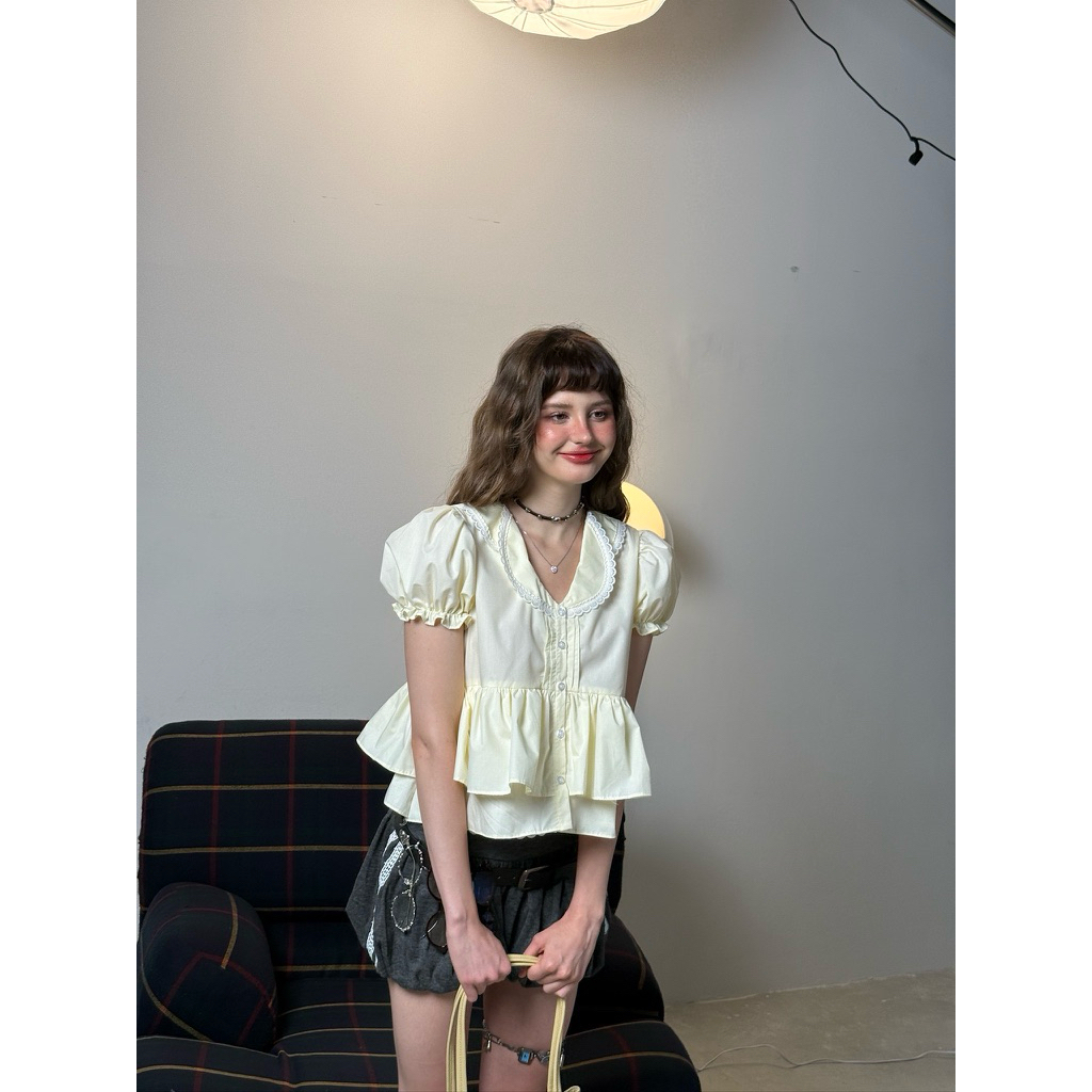 Bonnie Top - Remmus | Áo cổ V kiểu cổ bèo 2 lá Remmus cho nữ