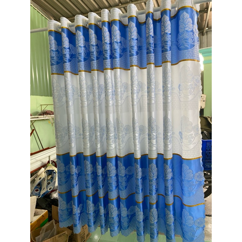Gấm hoa văn màu xanh , giá của 1 tấm rèm căng thẳng ( chua bao gồm thanh treo) vải polyster 2 lớp cản nắng 70%
