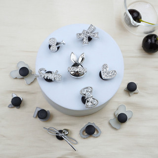 Bộ 13 Sticker, Charm 3D chủ đề Gấu tim nơ nhựa cứng gắn Dép Sục, Cá Sấu Mita JB-366