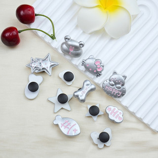 Bộ 12 Sticker, Charm 3D chủ đề Gấu xám hồng nhựa cứng gắnDép Sục, Cá Sấu Mita JB-379