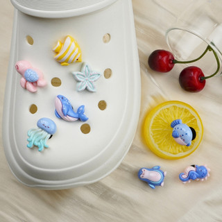 Bộ 8 Sticker, Charm 3D chủ đề Sứa xanh nhựa cứng gắn Dép Sục, Cá Sấu Mita JB-376