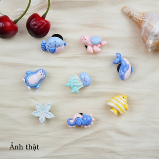 Bộ 8 Sticker, Charm 3D chủ đề Sứa xanh nhựa cứng gắn Dép Sục, Cá Sấu Mita JB-376